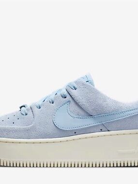 Nike Airforce - Pale Blue Suede Platform